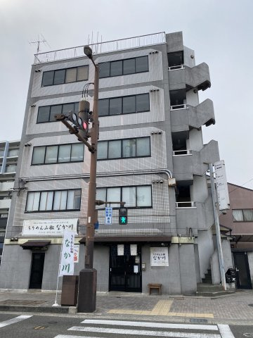 内外ビルの外観