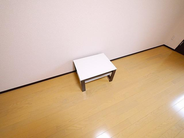 クレイノカンナの設備|備品のテーブルです(有無要確認)