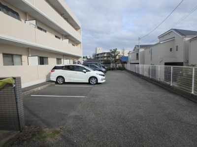 【駐車場】 | フローラ上ヶ原 | カースペースがあります