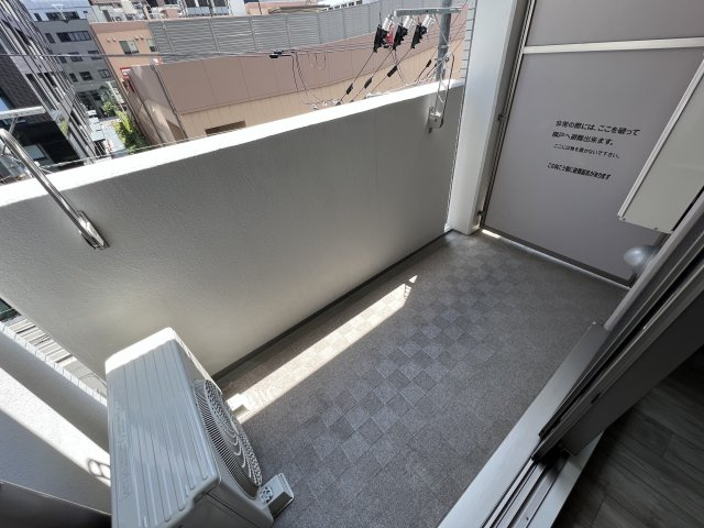 ラクラス堺筋本町のバルコニー