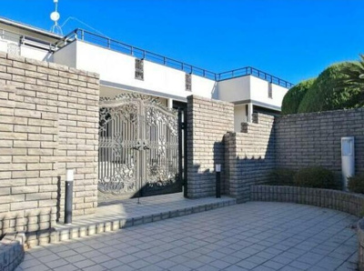【エントランス】 | 越谷市大間野町５丁目　6LDKの大邸宅