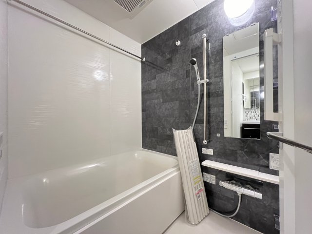 セレニテフラン本町の浴室
