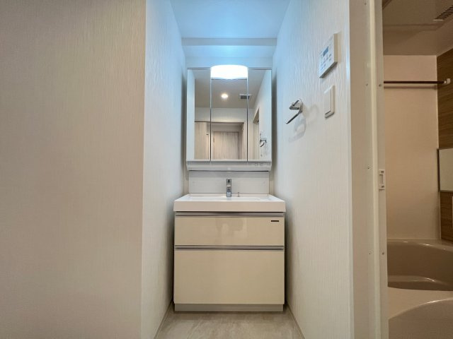 Vinoプレジオ本町の独立洗面台