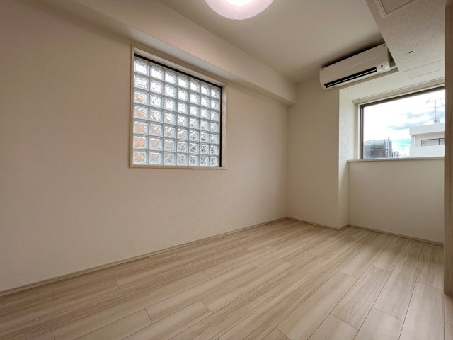 Vinoプレジオ本町の洋室