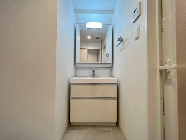Vinoプレジオ本町の独立洗面台