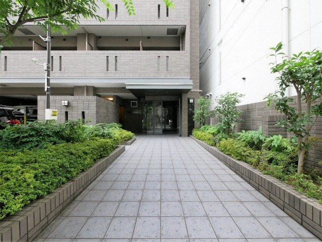 レジディア京町堀のエントランス