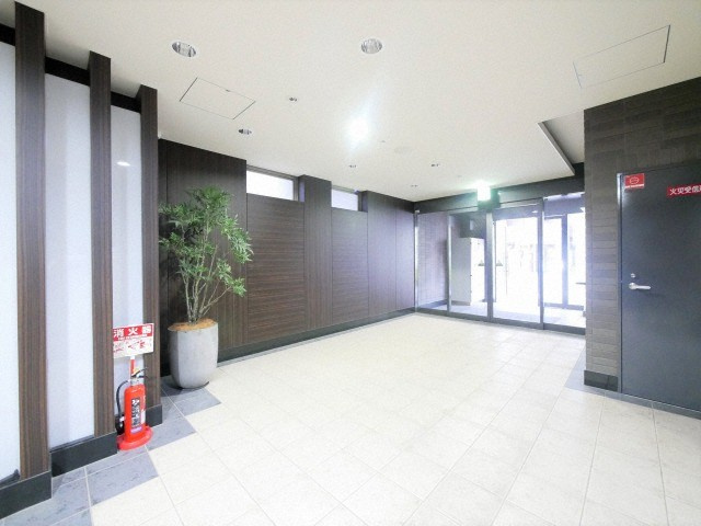 レジディア京町堀のロビー