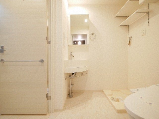 APRILE南森町の洗面所