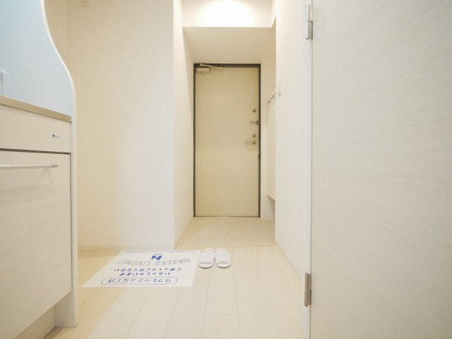 APRILE南森町の玄関