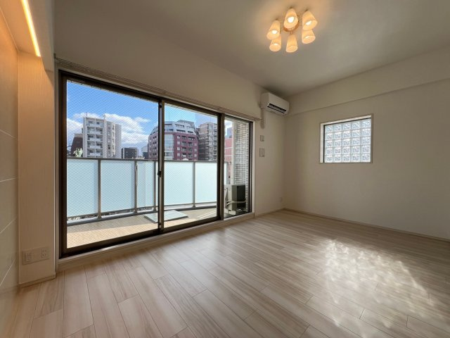 プレジオ松屋町の居間・リビング
