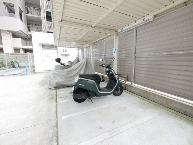 パークアクシスうつぼ公園の駐車場