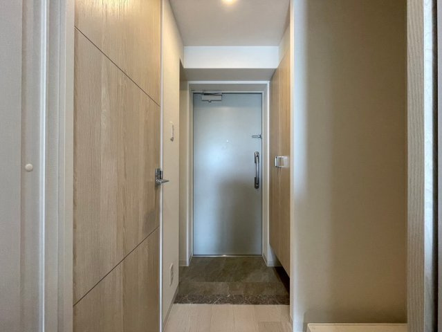 Dimora難波の玄関