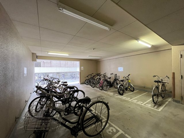 ミア・カーサあわざの駐車場