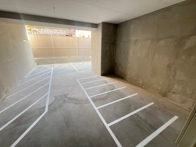 ブリリアントコートクラージュの駐車場
