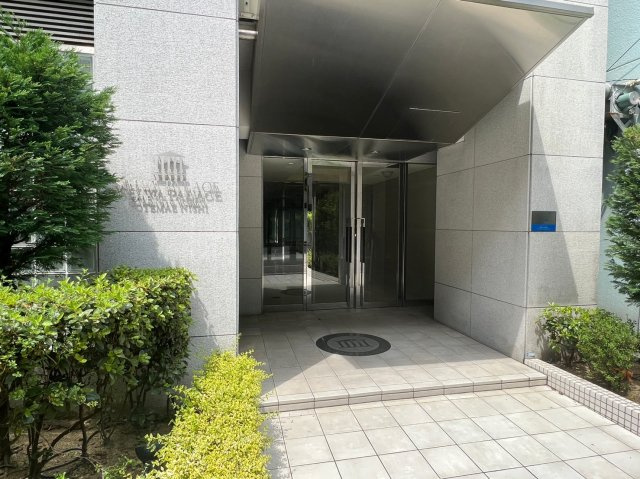 セイワパレス大手前西のエントランス