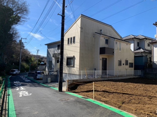 【前面道路含む現地写真】 | グランファミーロ仁戸名町　京成千原線「大森台駅」近くに鎌池公園もあり、閑静な住宅地です。