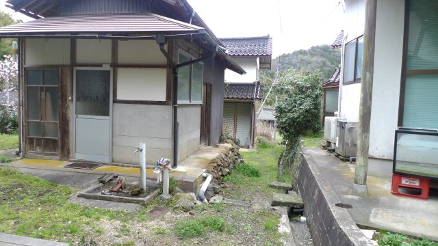 野郷町戸建てのトイレ|別棟トイレ。汲み取り仕様。
