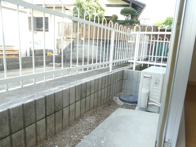 ファミール御殿山の庭