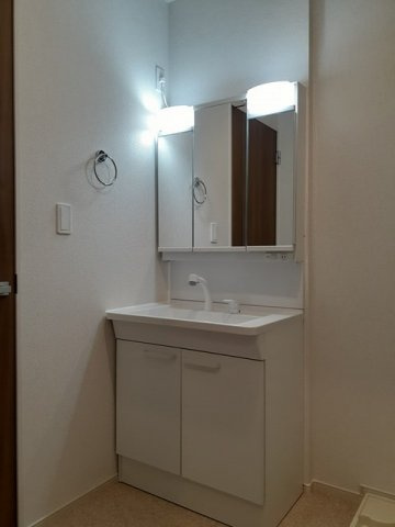 アペ・伊奈の洗面所|スペースが確保できる洗面所です