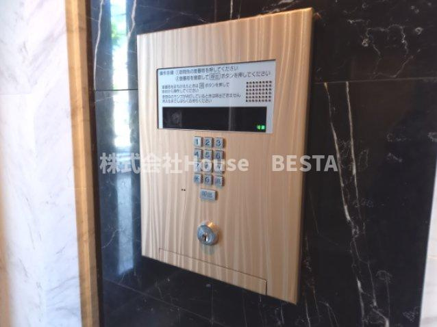 プレサンス神戸西スパークリングのエントランス