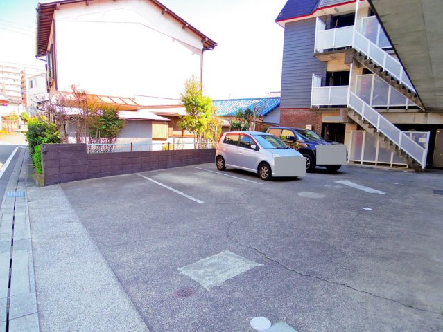 【駐車場】 | 長泉町竹原 売一棟マンション ES05123 | 長泉町竹原　駐車スペース