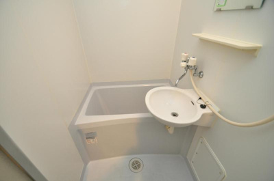 【浴室】 | フォレスト平尾 | 別号室の写真になります。現況優先。