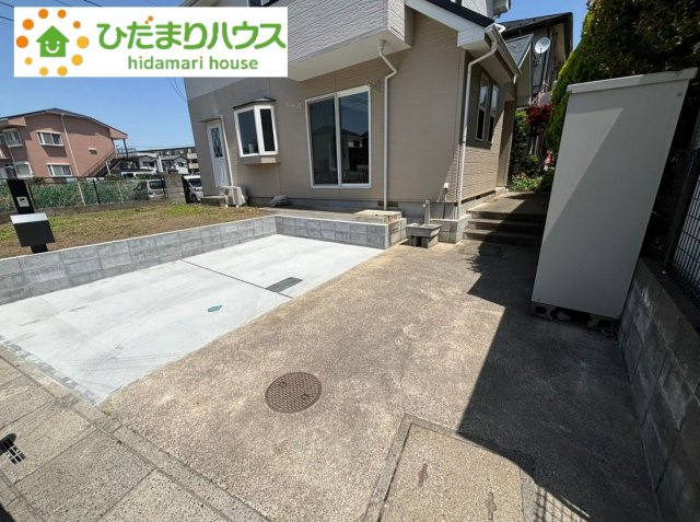 西区指扇　中古一戸建ての駐車場