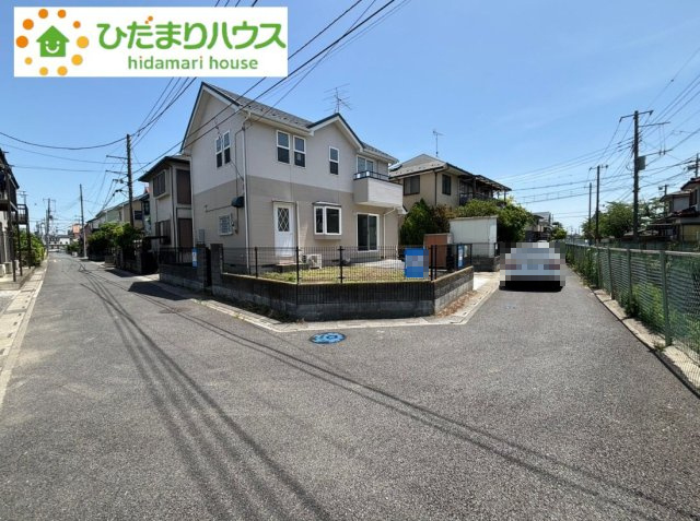 西区指扇　中古一戸建ての前面道路含む現地写真