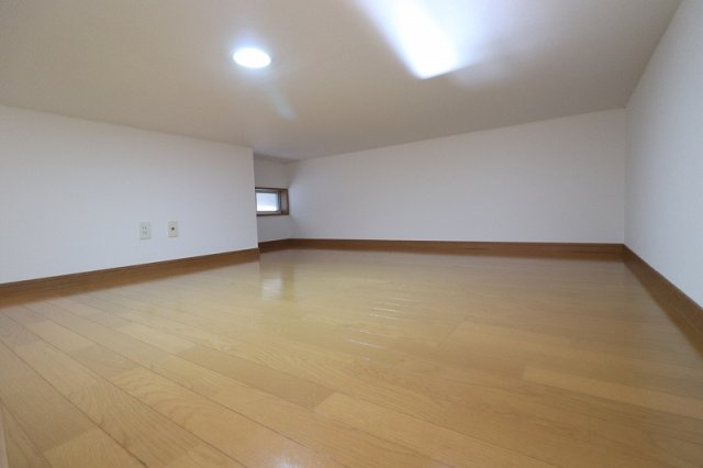【洋室】 | ヴェルナール美野島 | 別号室の写真になります。現況優先。