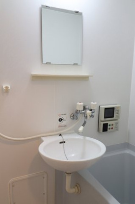 【洗面所】 | ヴェルナール美野島 | 別号室の写真になります。現況優先。