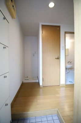 【玄関】 | ルミエール・ドゥ | 別号室の写真になります。現況優先。