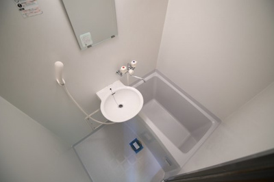 【浴室】 | ルミエール・ドゥ | 別号室の写真になります。現況優先。