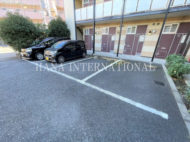 レオパレスフィオラの駐車場