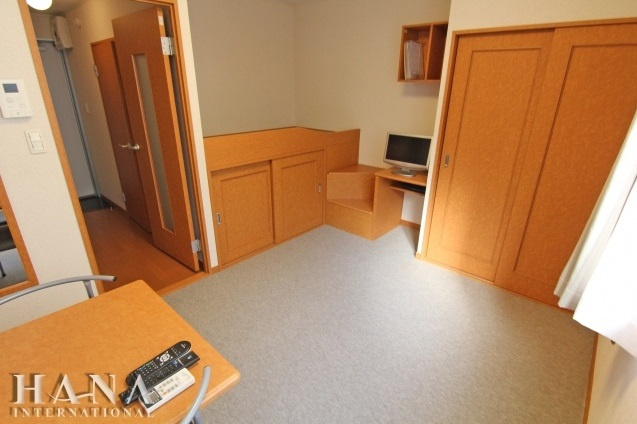 レオパレスサカエの居間・リビング