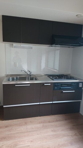 京都市上京区仁和寺街道千本東入西富仲町の一戸建てのキッチン