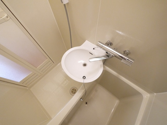 レオパレスオアシスの洗面所|使いやすい洗面所です