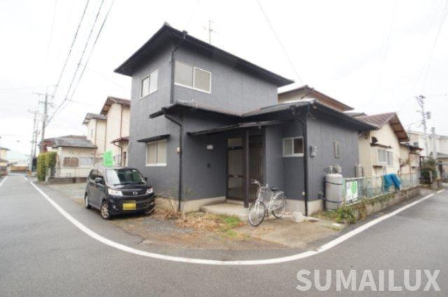 出水3丁目戸建の駐車場