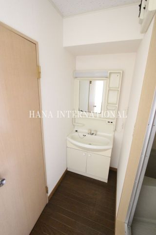 レオパレスエスぺランサ府中の独立洗面台