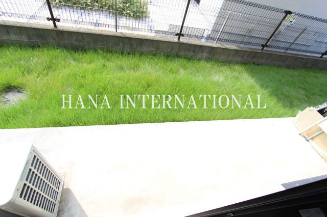 レオパレスエスぺランサ府中の庭