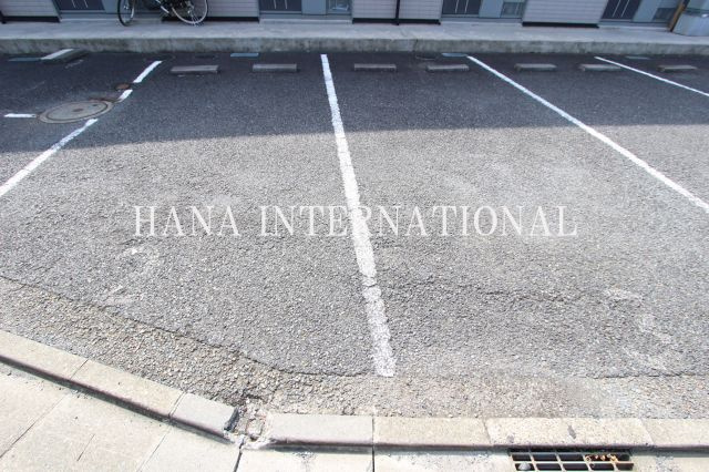 レオパレスエスぺランサ府中の駐車場