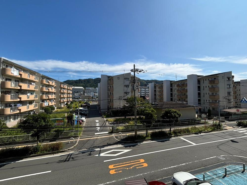 デュアル四條畷の展望|物件からの展望
■物件内覧・資金計画相談・住宅ローン相談、リフォーム相談、お問合せ受付中■
※当日・翌日のご内覧、ご相談はお電話でのお問合せがスムーズです！