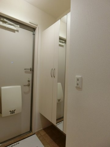 フェリース　サラの玄関