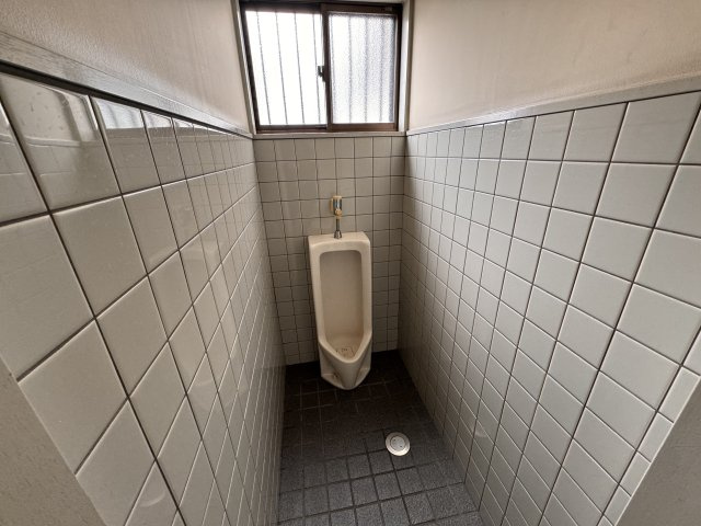 東港一丁目　工場のトイレ