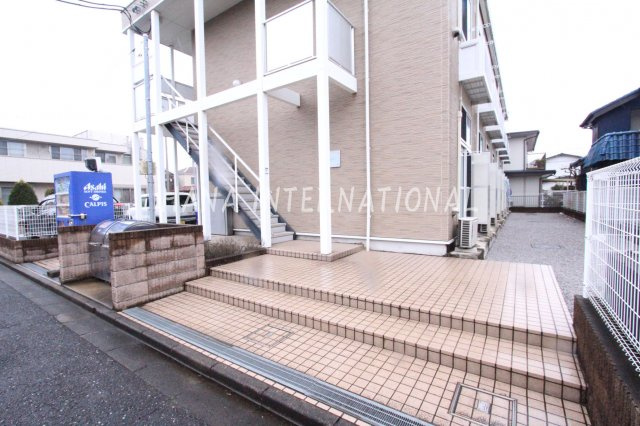 レオパレスカトレアのエントランス