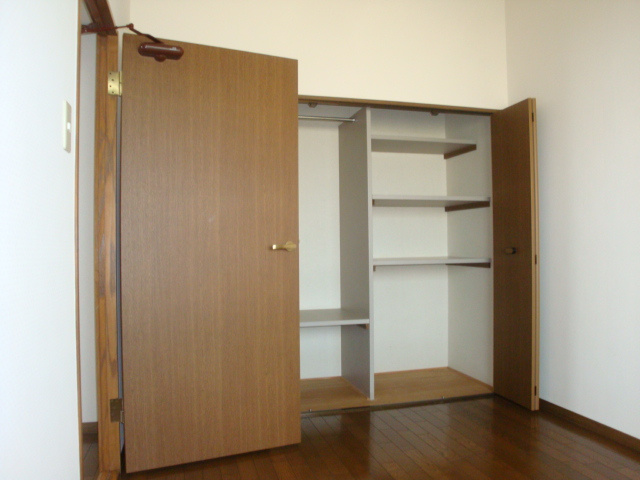 センチュリーコート宝塚の収納