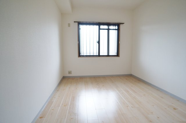 宝塚彩悠館の寝室