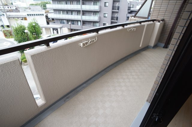 宝塚彩悠館のバルコニー