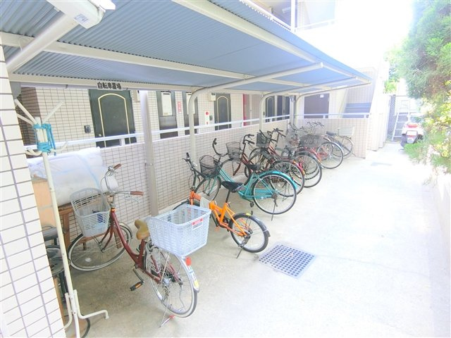 エンゼルハイム蒲田第6のその他共用部分|屋根付きの駐輪場