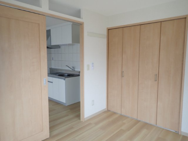 サンアネックスの洋室|陽当りもよく明るいお部屋です
