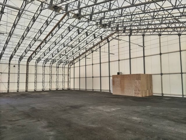 愛荘町テント倉庫の内装|室内です